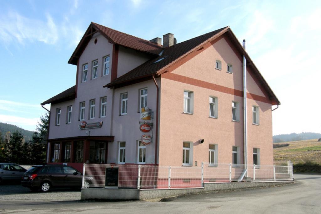 Kajovska Hospoda エクステリア 写真